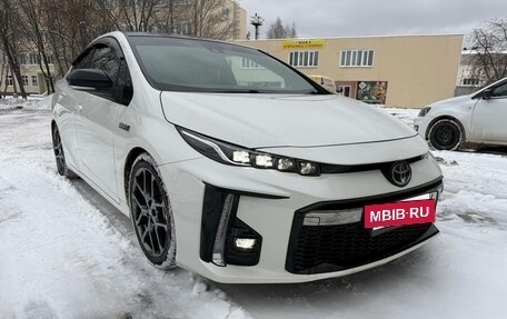 Toyota Prius IV XW50, 2019 год, 2 550 000 рублей, 6 фотография