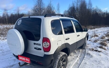 Chevrolet Niva I рестайлинг, 2016 год, 750 000 рублей, 3 фотография