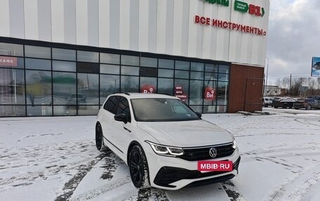 Volkswagen Tiguan II, 2021 год, 4 350 000 рублей, 2 фотография