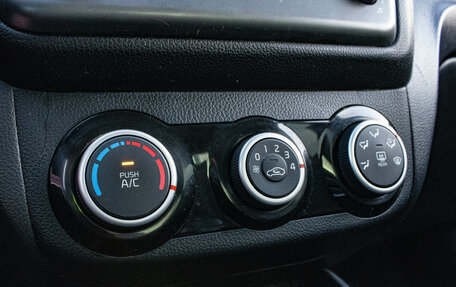 KIA Rio III рестайлинг, 2015 год, 739 000 рублей, 16 фотография