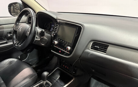 Mitsubishi Outlander III рестайлинг 3, 2020 год, 2 577 000 рублей, 8 фотография