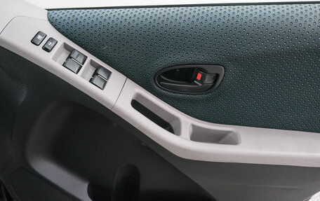 Toyota Vitz, 2005 год, 529 000 рублей, 19 фотография