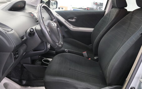 Toyota Yaris III рестайлинг, 2008 год, 599 000 рублей, 8 фотография