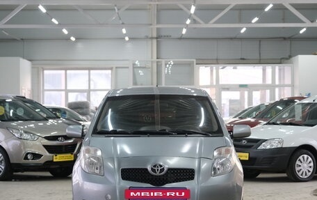 Toyota Yaris III рестайлинг, 2008 год, 599 000 рублей, 2 фотография