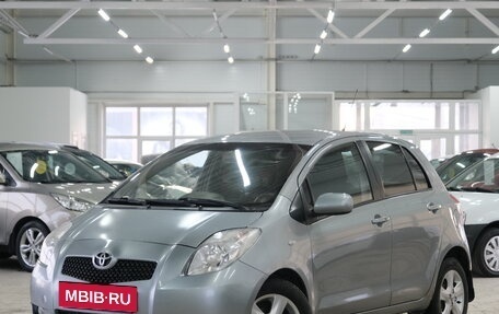 Toyota Yaris III рестайлинг, 2008 год, 599 000 рублей, 4 фотография
