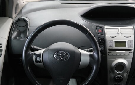 Toyota Yaris III рестайлинг, 2008 год, 599 000 рублей, 12 фотография