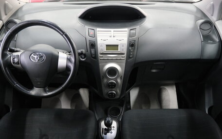 Toyota Yaris III рестайлинг, 2008 год, 599 000 рублей, 15 фотография