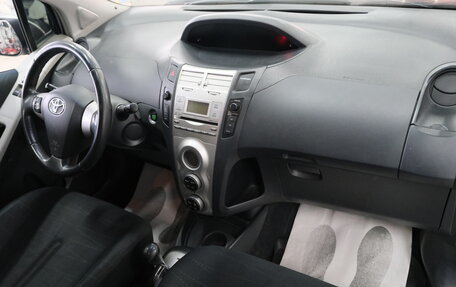 Toyota Yaris III рестайлинг, 2008 год, 599 000 рублей, 20 фотография