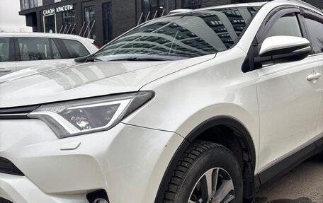 Toyota RAV4, 2016 год, 2 000 000 рублей, 2 фотография