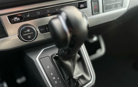 Volkswagen Multivan T6 рестайлинг, 2021 год, 6 300 000 рублей, 14 фотография