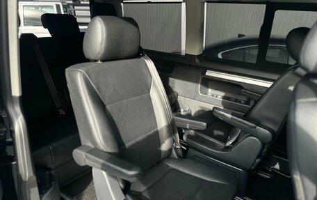 Volkswagen Multivan T6 рестайлинг, 2021 год, 6 300 000 рублей, 19 фотография