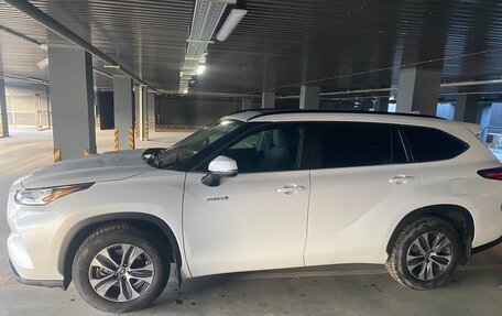 Toyota Highlander, 2022 год, 5 100 000 рублей, 2 фотография