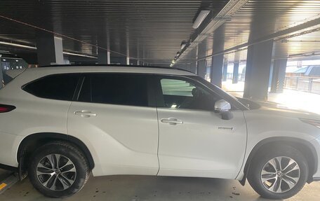 Toyota Highlander, 2022 год, 5 100 000 рублей, 3 фотография