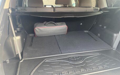 Toyota Highlander, 2022 год, 5 100 000 рублей, 11 фотография