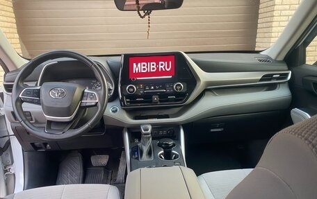 Toyota Highlander, 2022 год, 5 100 000 рублей, 13 фотография