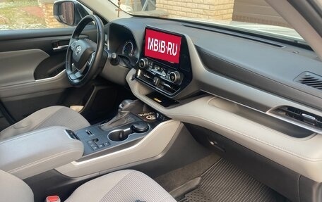 Toyota Highlander, 2022 год, 5 100 000 рублей, 7 фотография