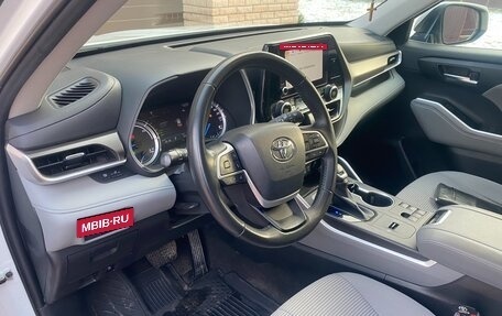 Toyota Highlander, 2022 год, 5 100 000 рублей, 10 фотография