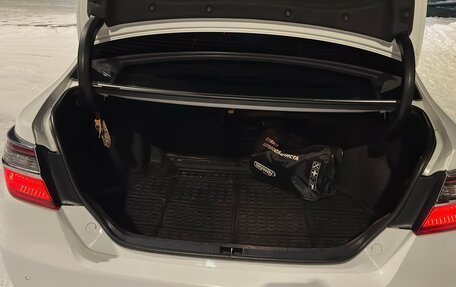 Toyota Camry, 2017 год, 3 300 000 рублей, 10 фотография