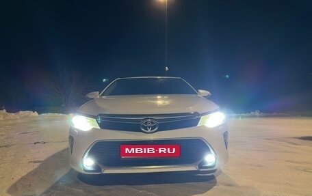 Toyota Camry, 2017 год, 3 300 000 рублей, 13 фотография