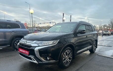 Mitsubishi Outlander III рестайлинг 3, 2020 год, 1 949 000 рублей, 1 фотография