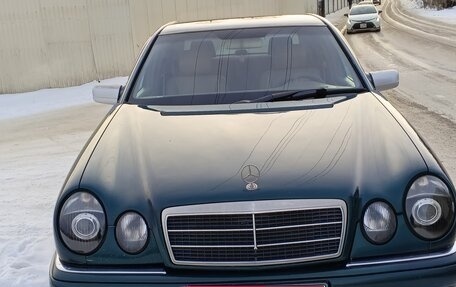 Mercedes-Benz E-Класс, 1997 год, 650 000 рублей, 1 фотография