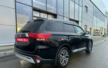 Mitsubishi Outlander III рестайлинг 3, 2020 год, 1 949 000 рублей, 6 фотография