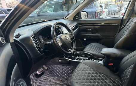 Mitsubishi Outlander III рестайлинг 3, 2020 год, 1 949 000 рублей, 8 фотография