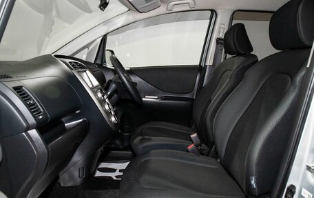 Toyota Ractis I, 2010 год, 745 000 рублей, 6 фотография