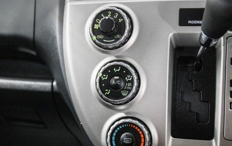 Toyota Ractis I, 2010 год, 745 000 рублей, 14 фотография