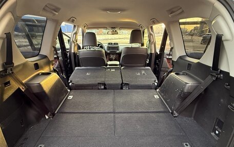 Toyota Land Cruiser Prado 150 рестайлинг 2, 2016 год, 3 400 000 рублей, 4 фотография