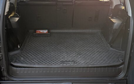 Toyota Land Cruiser Prado 150 рестайлинг 2, 2016 год, 3 400 000 рублей, 16 фотография