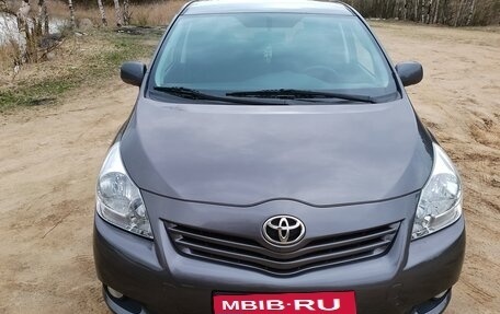 Toyota Verso I, 2009 год, 900 000 рублей, 1 фотография