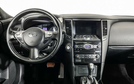 Infiniti FX II, 2013 год, 2 247 000 рублей, 12 фотография