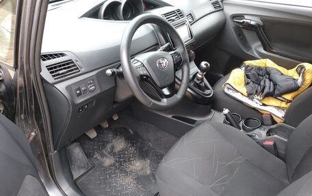 Toyota Verso I, 2009 год, 900 000 рублей, 5 фотография