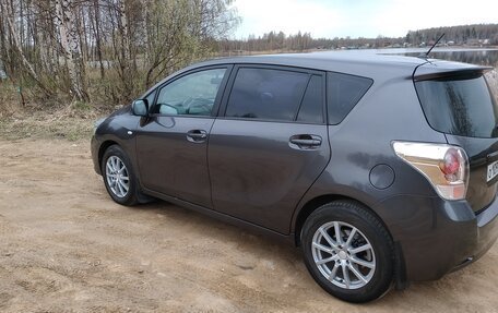 Toyota Verso I, 2009 год, 900 000 рублей, 10 фотография