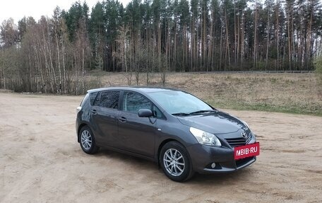 Toyota Verso I, 2009 год, 900 000 рублей, 2 фотография