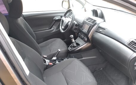 Toyota Verso I, 2009 год, 900 000 рублей, 23 фотография