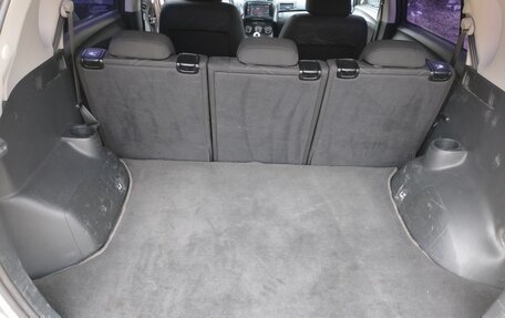 Toyota Verso I, 2009 год, 900 000 рублей, 24 фотография