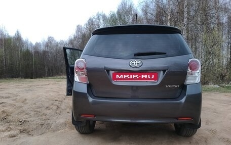 Toyota Verso I, 2009 год, 900 000 рублей, 18 фотография