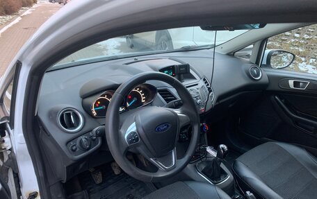 Ford Fiesta, 2015 год, 850 000 рублей, 11 фотография