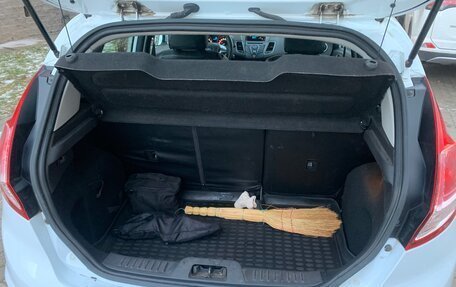 Ford Fiesta, 2015 год, 850 000 рублей, 18 фотография