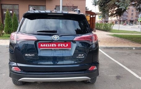 Toyota RAV4, 2017 год, 2 150 000 рублей, 4 фотография