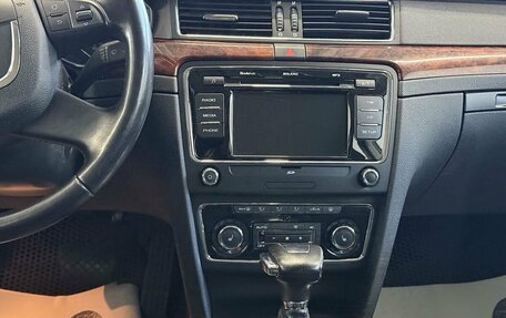 Skoda Superb III рестайлинг, 2012 год, 1 030 000 рублей, 11 фотография