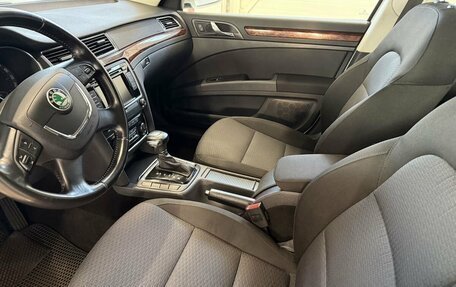 Skoda Superb III рестайлинг, 2012 год, 1 030 000 рублей, 7 фотография