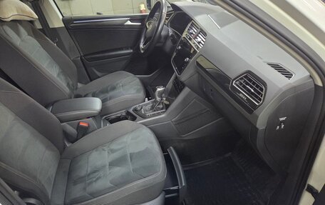 Volkswagen Tiguan II, 2021 год, 3 200 000 рублей, 13 фотография