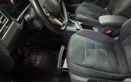 Volkswagen Tiguan II, 2021 год, 3 200 000 рублей, 14 фотография