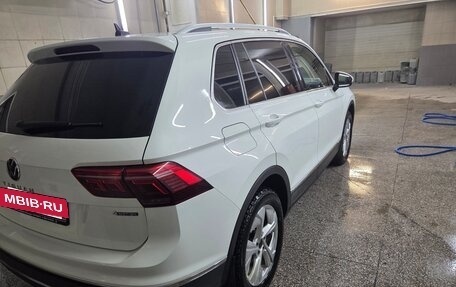 Volkswagen Tiguan II, 2021 год, 3 200 000 рублей, 4 фотография