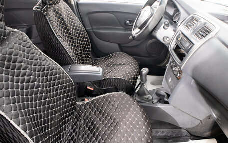 Renault Logan II, 2017 год, 649 000 рублей, 11 фотография