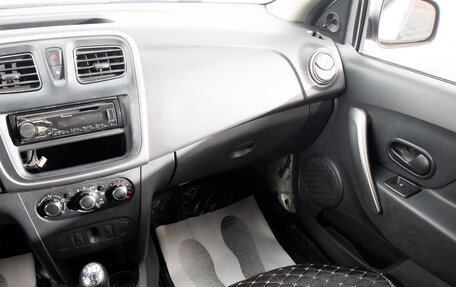 Renault Logan II, 2017 год, 649 000 рублей, 16 фотография