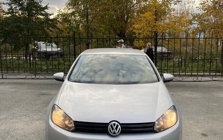 Volkswagen Golf VI, 2012 год, 900 000 рублей, 2 фотография